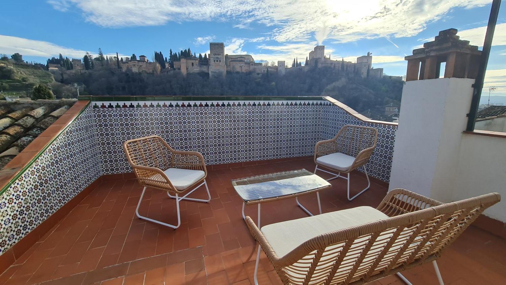Zenit Mediterranean Suites By Florentia Homes Granada Bagian luar foto